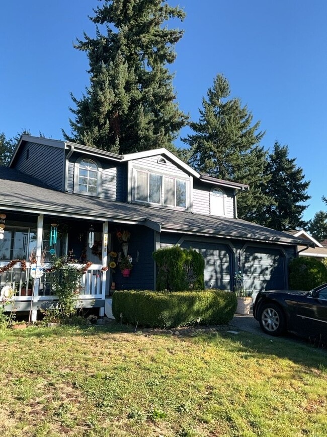 Building Photo - 4-Bed, 2 Bath home w/2-car garage in Federal Way, $3,300/mo.
