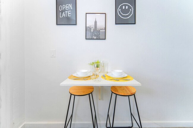 Building Photo - 515 NE 82nd St