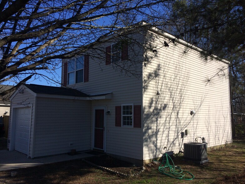 Building Photo - 2 Sparta Ln