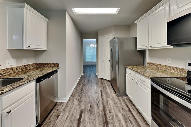 Building Photo - 20403 Timber Trail Way
