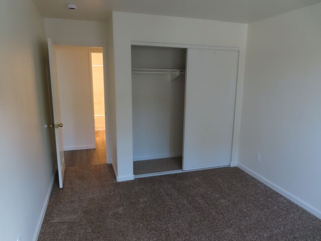 Building Photo - 2 bed, 2 bath Condo in San Diego's Linda V...