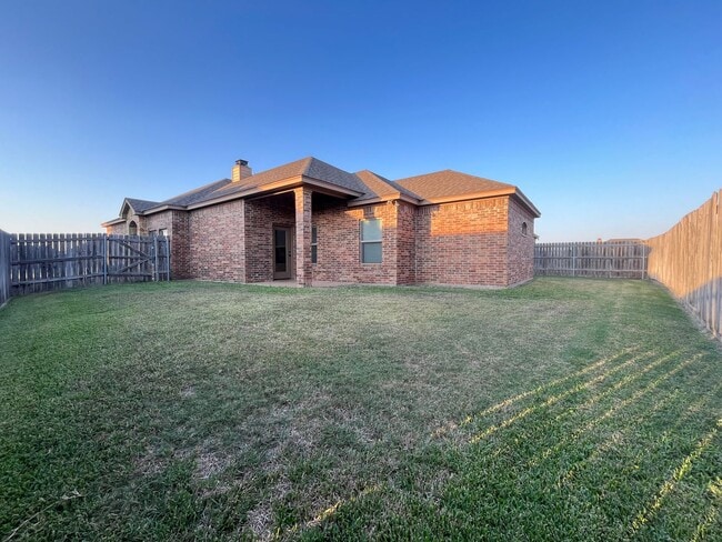 Building Photo - Available Now: 4 Bedroom Single Family Home: Midway ISD:  Move in Special