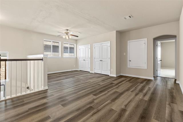 Building Photo - 1122 Alpine Dr