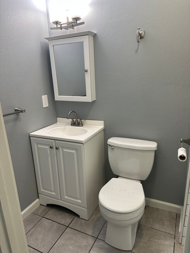 Building Photo - Cozy 3-Bed, 2-Bath Home in Lincoln Manor