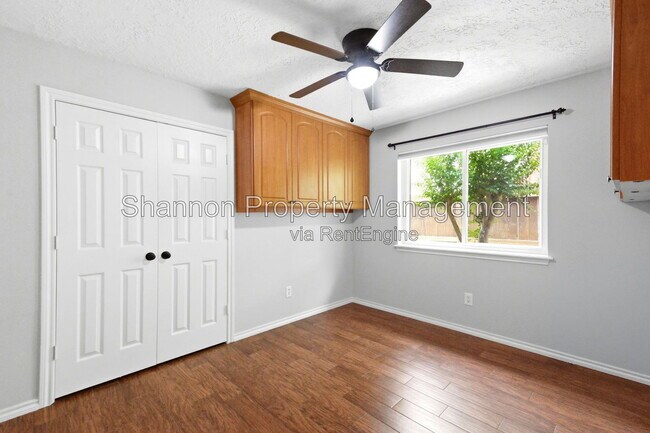 Building Photo - 7239 N Hearthstone Green Dr