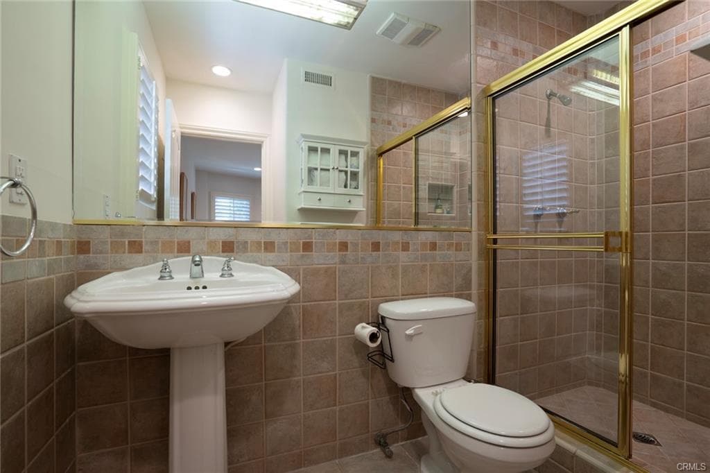 Building Photo - 4063 Benedict Canyon Dr