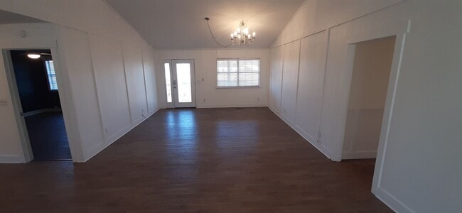 Building Photo - 156 Bailey St