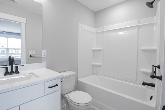 Building Photo - 1607 Jonathan Wade Cir