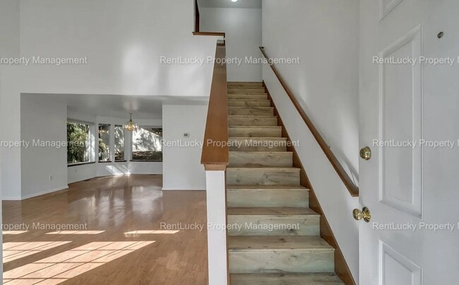 Building Photo - Beautifully Maintained 3-Bedroom Home in Prime Federal Way Location