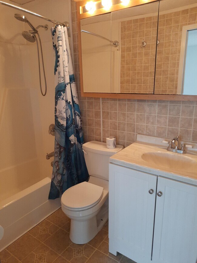 Building Photo - 7 Autumn Leaf Dr