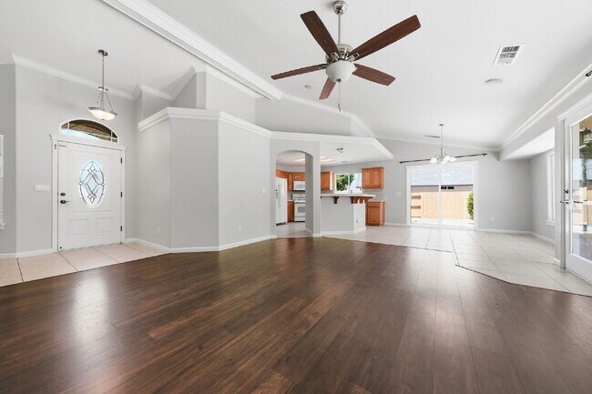 Building Photo - Very clean move in ready dog friendly