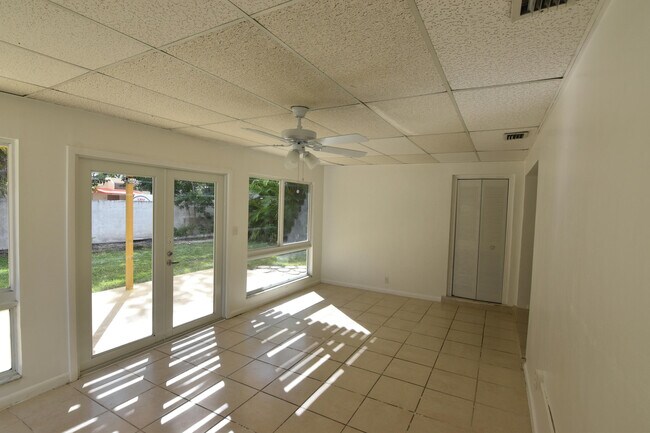 Building Photo - 2260 NE 5th Ave