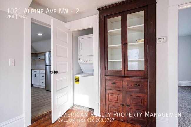 Building Photo - 1021 Alpine Ave NW