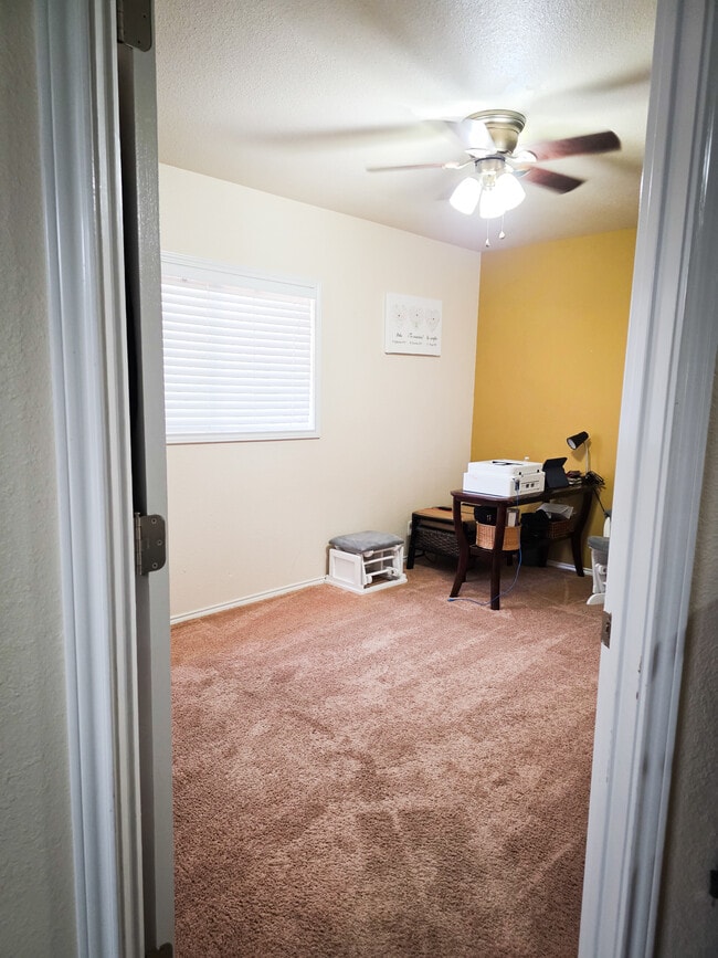 Building Photo - 5806 Valparaiso Way