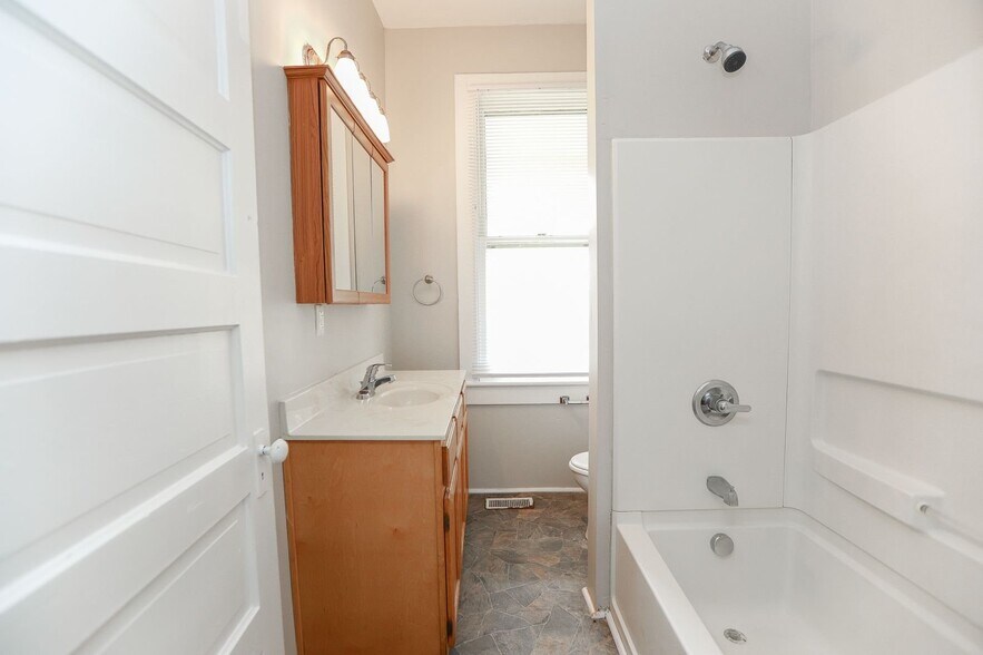 Building Photo - 1439 Moultrie Ave