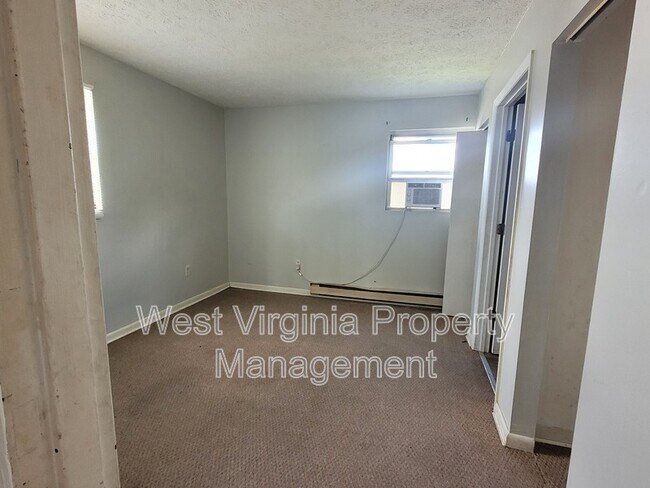 Building Photo - 345 Prosperity Rd