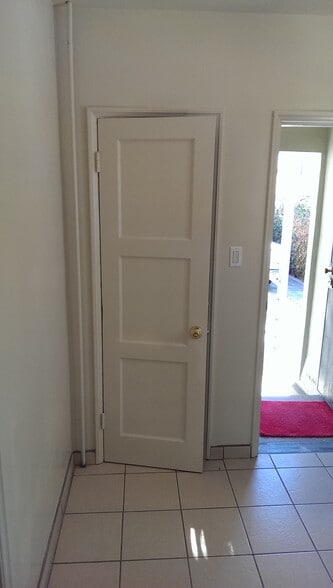 Laundry Room - 1226 S Longwood Ave