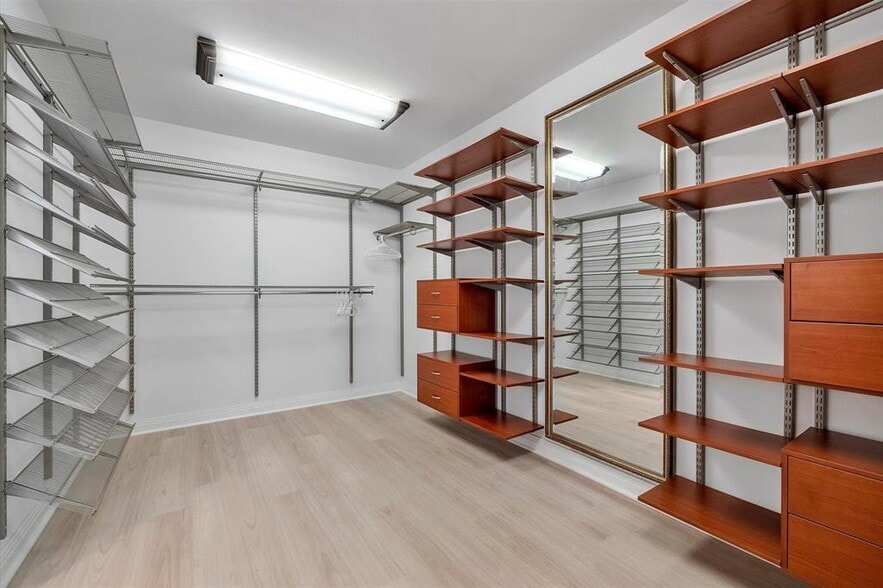 Building Photo - 2484 SE 12th St