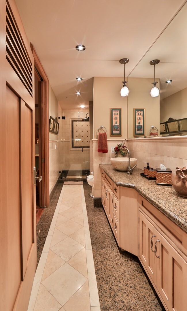 Building Photo - Luxury Living in Coronado's Regatta Bay Co...
