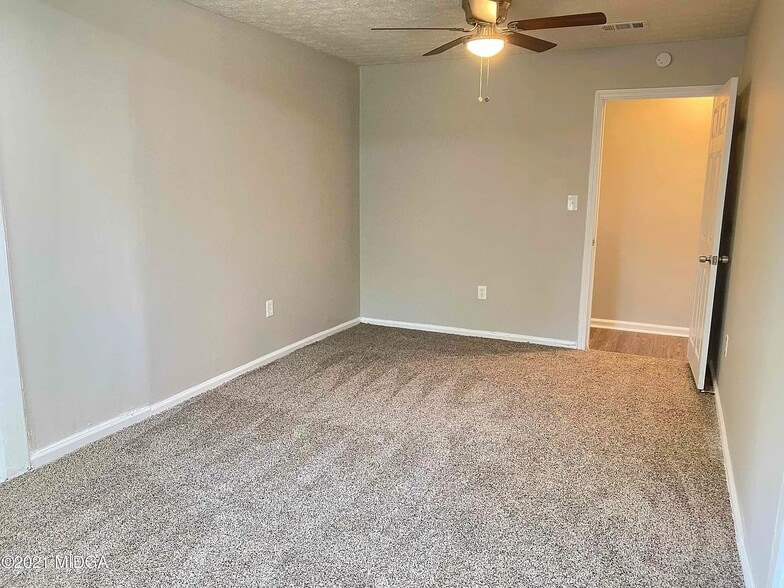 Building Photo - 103 Dogwood Cir