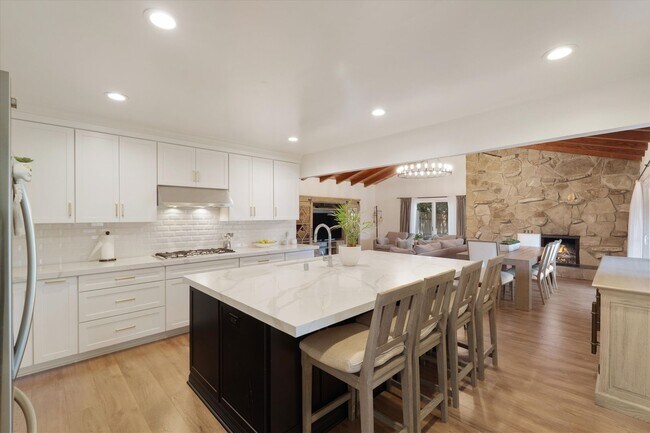 Building Photo - La Canada 4-Bedroom Home | Large Lot, Updated Kitchen, EV Charger