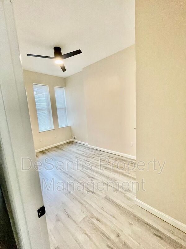 Building Photo - 112 Hemlock St