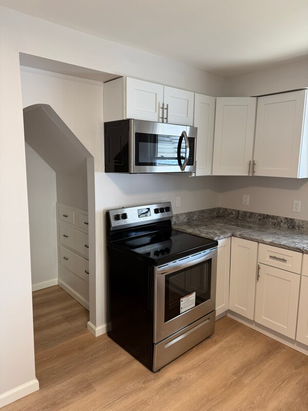 Building Photo - 139 Gallup St