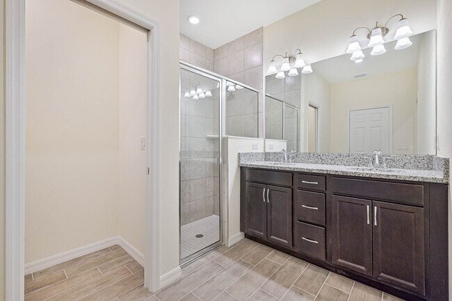 Building Photo - ** 3 + Den Home in NW Cape ~ 2 Car Garage **