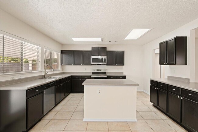 Building Photo - 809 Betterman Dr