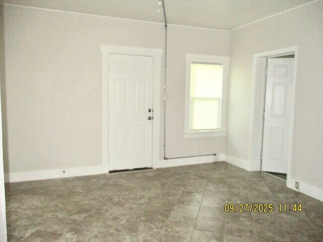 Building Photo - Cozy 1-Bedroom, 1-Bath Apartment Downtown Daytona