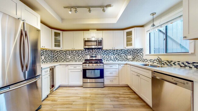 Building Photo - PURE Property Management Presents: Beautiful 3 Bedroom/2 Bath in Santa Rosa!