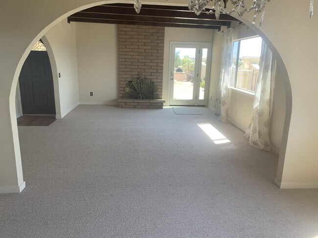 Building Photo - 1645 Encino Ct
