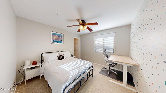 Building Photo - 3272 E Meadowview Dr