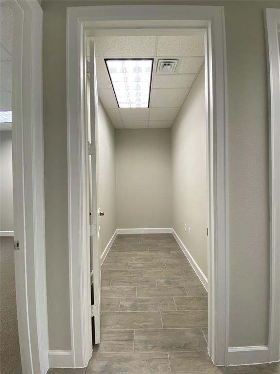 Building Photo - 633 E Fernhurst Dr