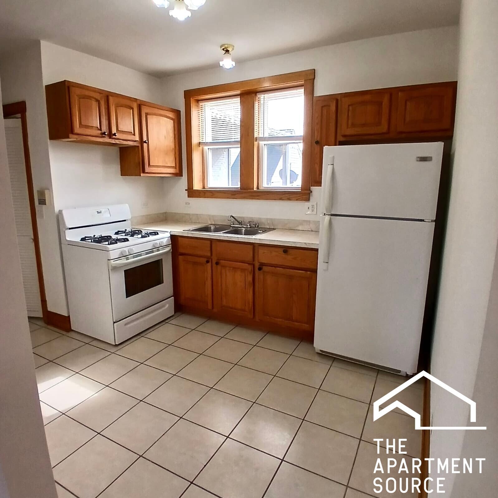 Building Photo - 5401 W Dakin St