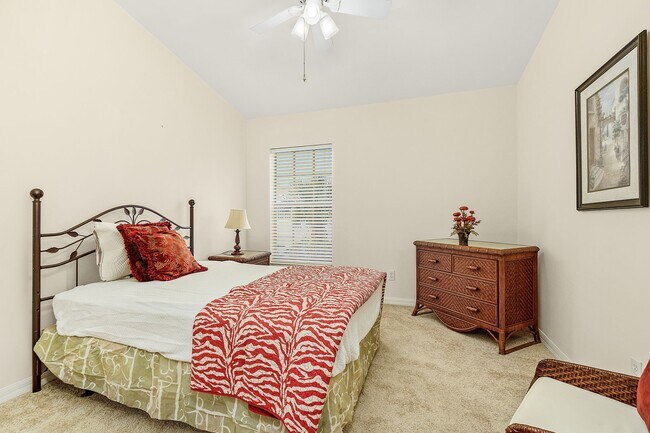 Building Photo - 8381 Village Edge Cir