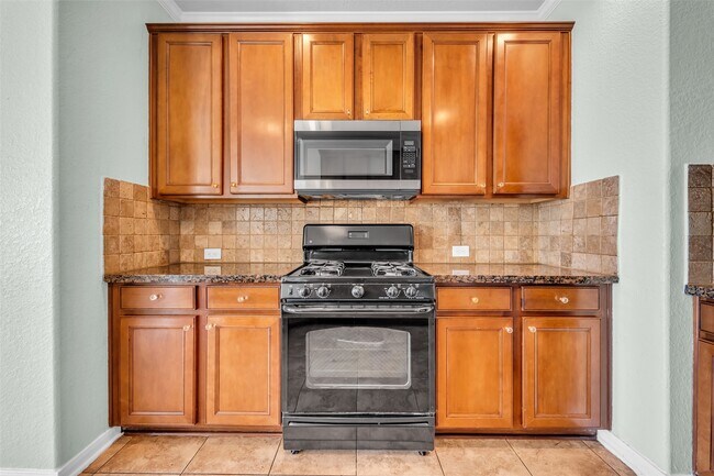Building Photo - 21611 Mt McKinley Way
