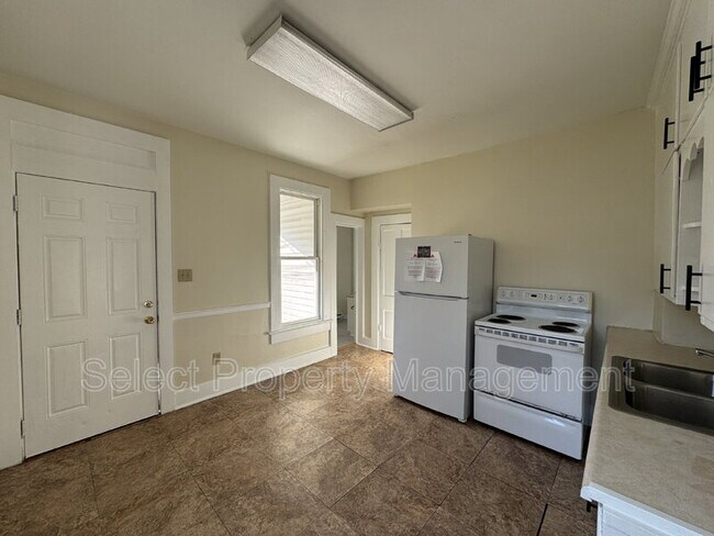 Building Photo - 1132 Rivermet Ave