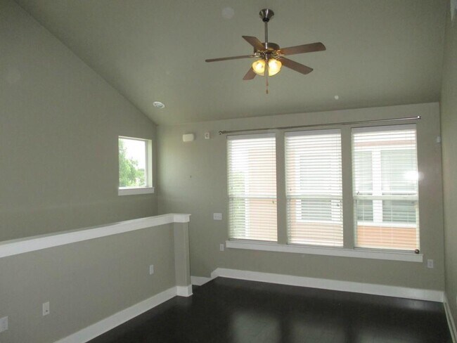 Building Photo - 1601 Miriam Ave