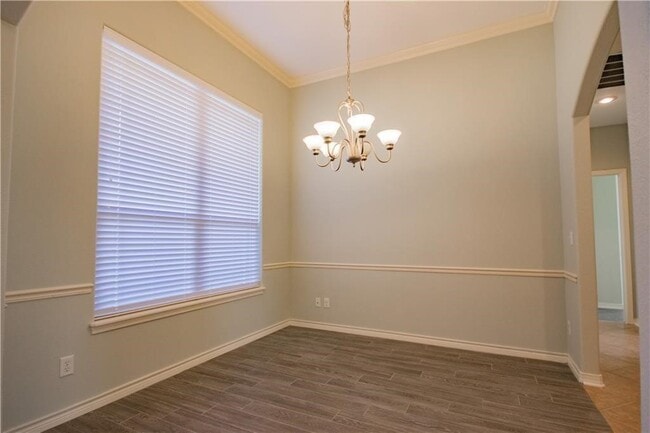 Building Photo - 3203 SW Camden Dr