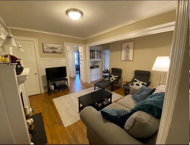 living room - 462 Park Dr