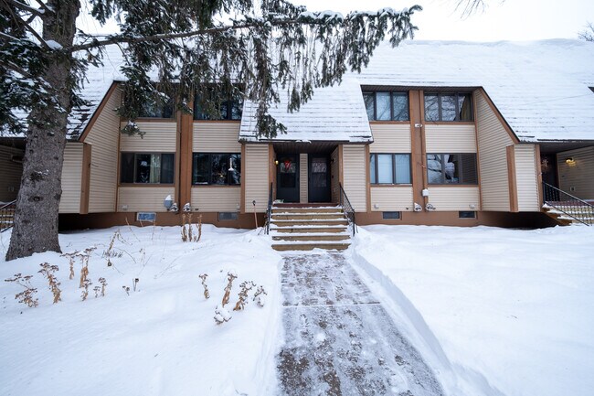 Building Photo - 1637 Christie Pl