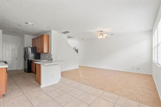 Building Photo - 35 Wickerdale Pl
