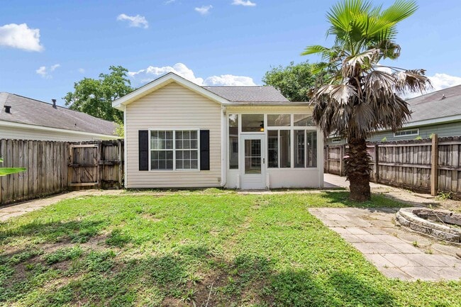 Building Photo - 2033 Post Oak Ct