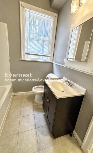 Building Photo - 32 Woodlawn Dr