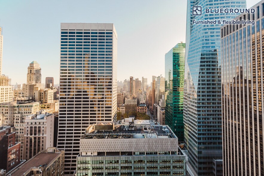 Building Photo - 70 W 45th St