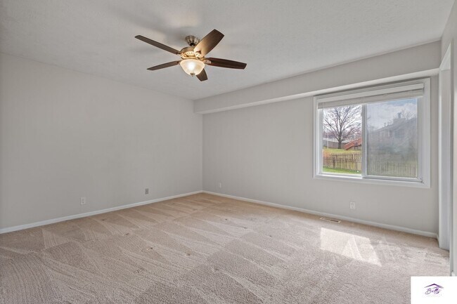 Building Photo - AVAILABLE NOW!