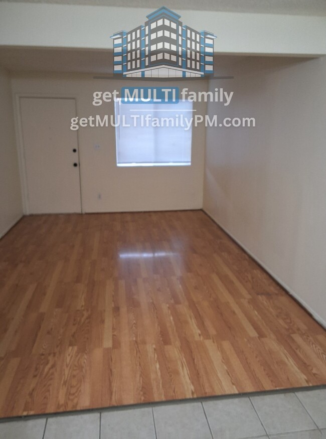 Building Photo - Bright & Cozy 1-Bedroom in Phoenix – Your ...