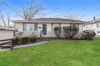 Building Photo - 9418 Echo Ln