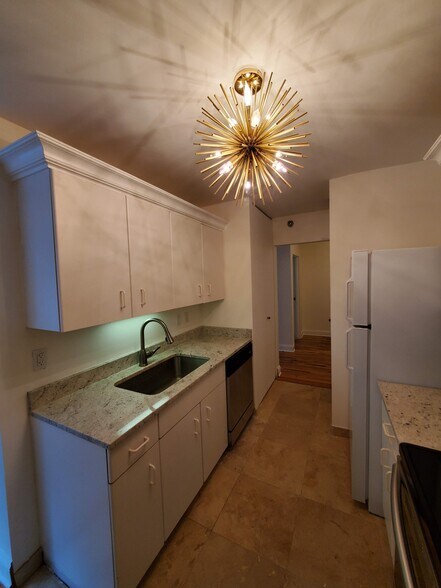 Building Photo - 401 E Ontario St